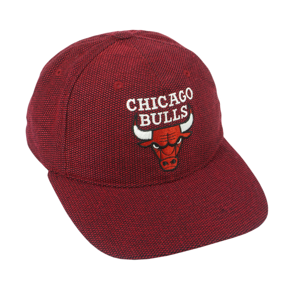 NBA (ANNCO) - Chicago Bulls Two-Tone Embroidered Snapback Hat 1990s OSFA Vintage Retro