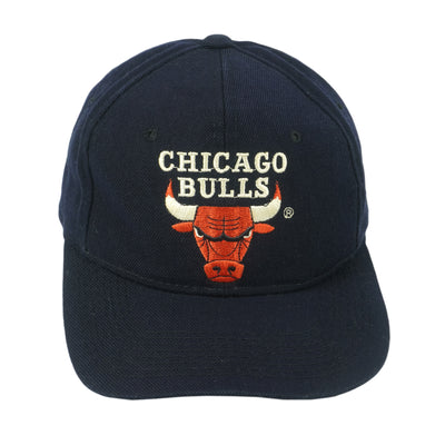 NBA (Signatures) - Chicago Bulls Embroidered Fitted Hat 1990s 7-1/8