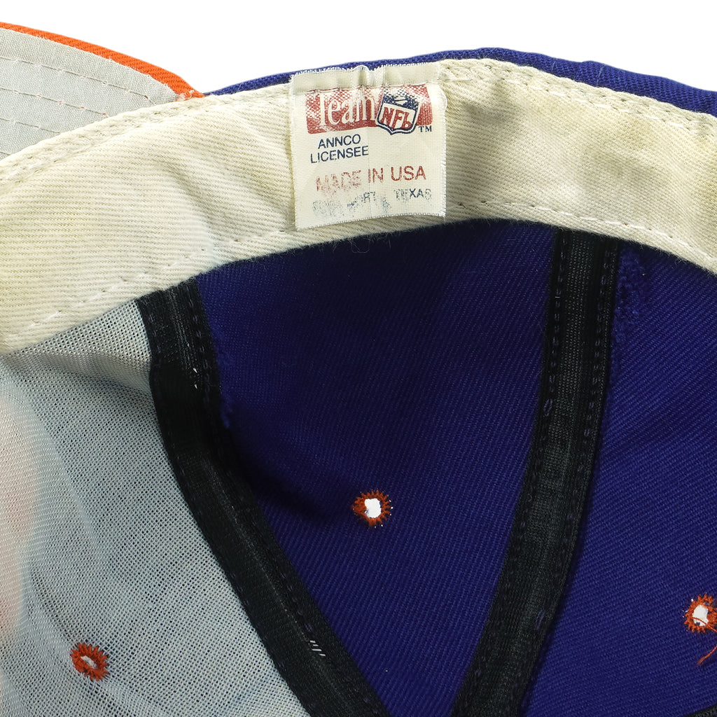 NFL (ANNCO) - Denver Broncos Embroidered Spell-Out Snapback Hat 1990s OSFA Vintage Retro