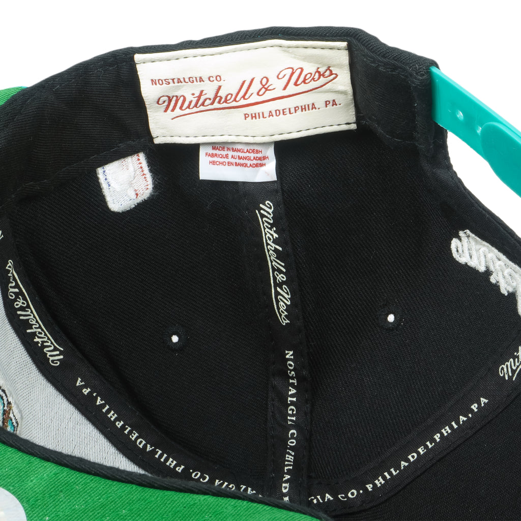 NBA (Mitchell & Ness) - Vancouver Grizzlies Adjustable Hat 1990s OSFA Vintage Retro Basketball