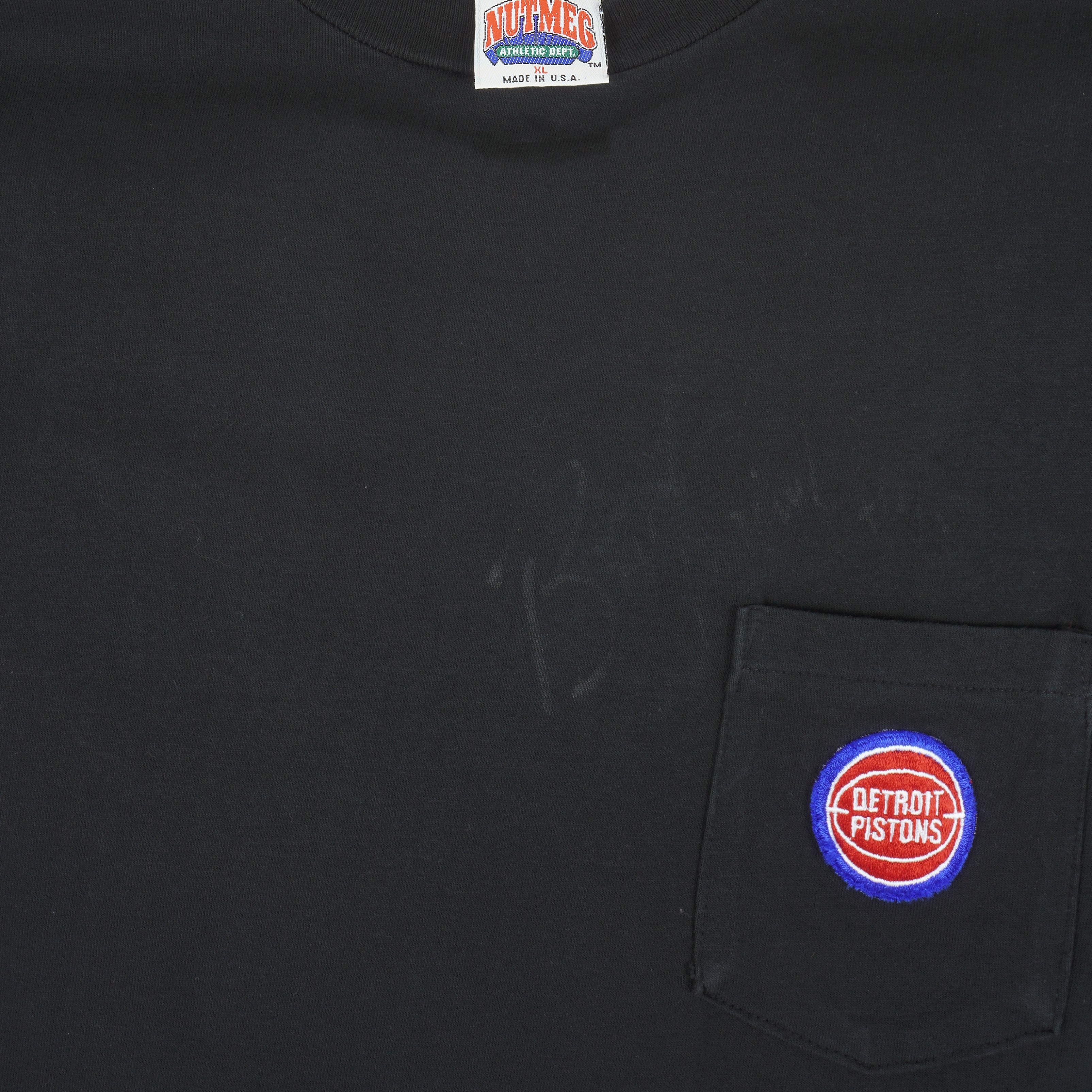NBA (Nutmeg) - Black Detroit Pistons T-Shirt 1990s X-Large Vintage Retro Basketball