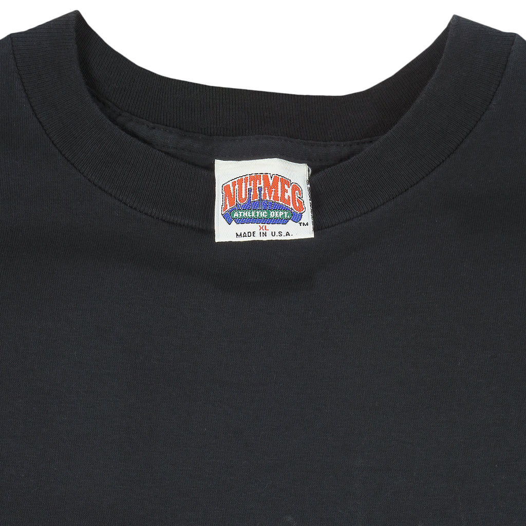 NBA (Nutmeg) - Black Detroit Pistons T-Shirt 1990s X-Large Vintage Retro Basketball