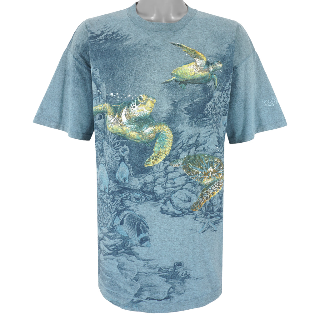 Vintage - Aquariums, North Carolina All Over Print T-Shirt 1990s X-Large Vintage Retro
