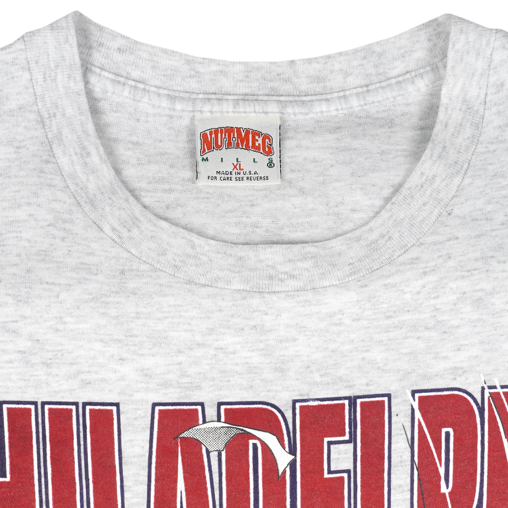 MLB (Nutmeg) - Philadelphia Phillies Breakout T-Shirt 1990s X-Large Vintage Retro Baseball
