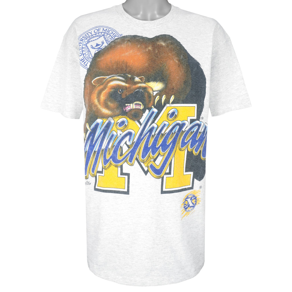 NCAA (Hanes) - Michigan Wolverines Big Logo T-Shirt 1990s X-Large Vintage Retro College