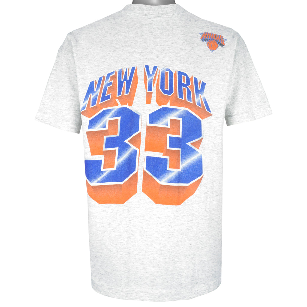 NBA (Salem) - New York Knicks T-Shirt 1990s Large Vintage Retro Basketball