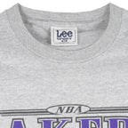 NBA (Lee)- Los Angeles Lakers Big Logo T-Shirt 1990s Medium Vintage Retro Basketball