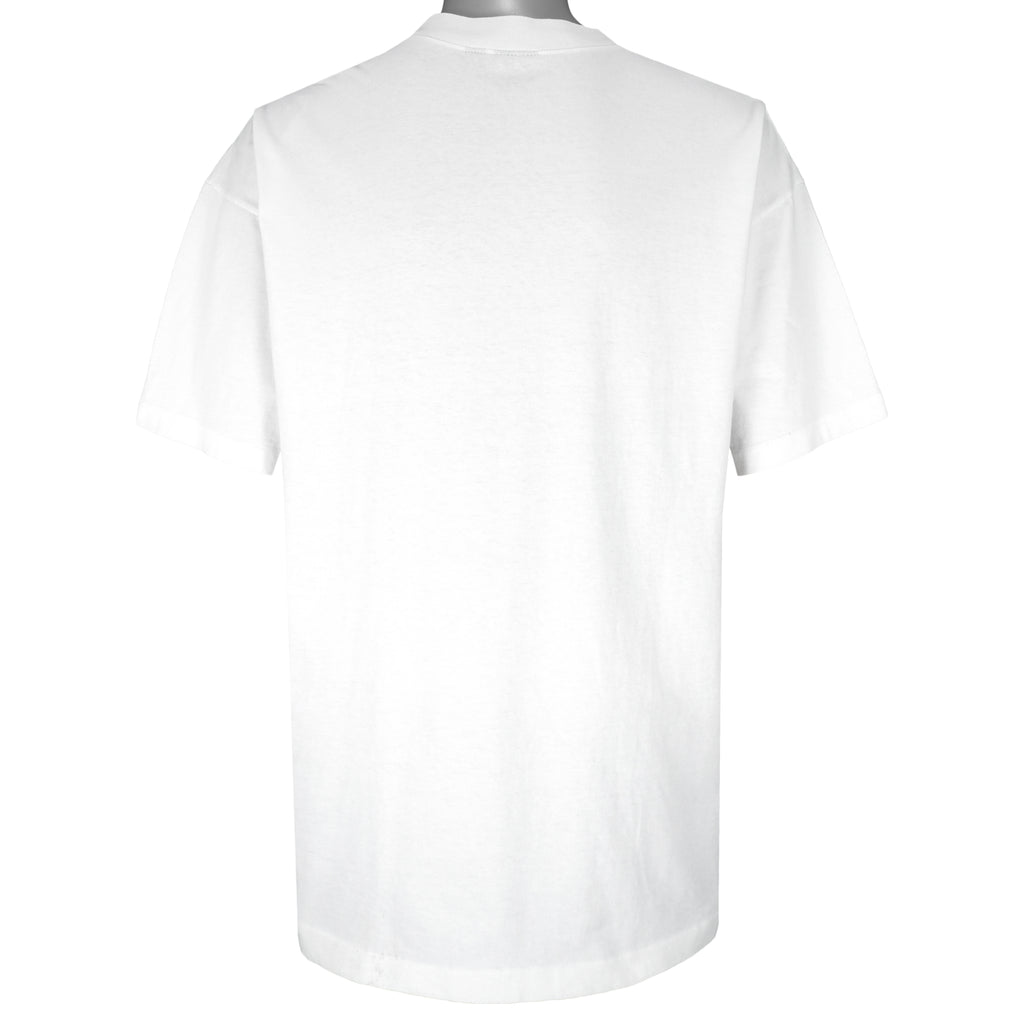 Vintage (Marc Tetro) - White Canada RCMP T-Shirt 1990s Large Vintage Retro