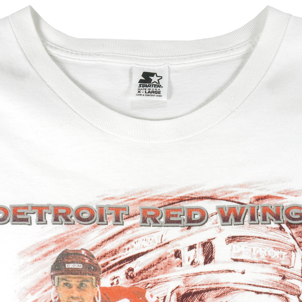 Starter - Detroit Red Wings, Steve Yzerman T-Shirt 1998 X-Large Vintage Retro Hockey