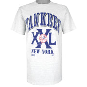 MLB (Salem) - Grey New York Yankees T-Shirt 1990 Medium Vintage Retro Baseball