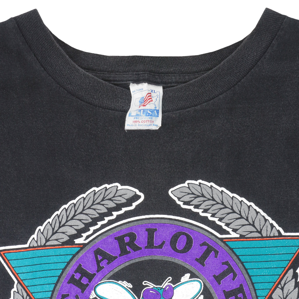 NBA (Trench) - Black Charlotte Hornets T-Shirt 1990s X-Large Vintage Retro Basketball
