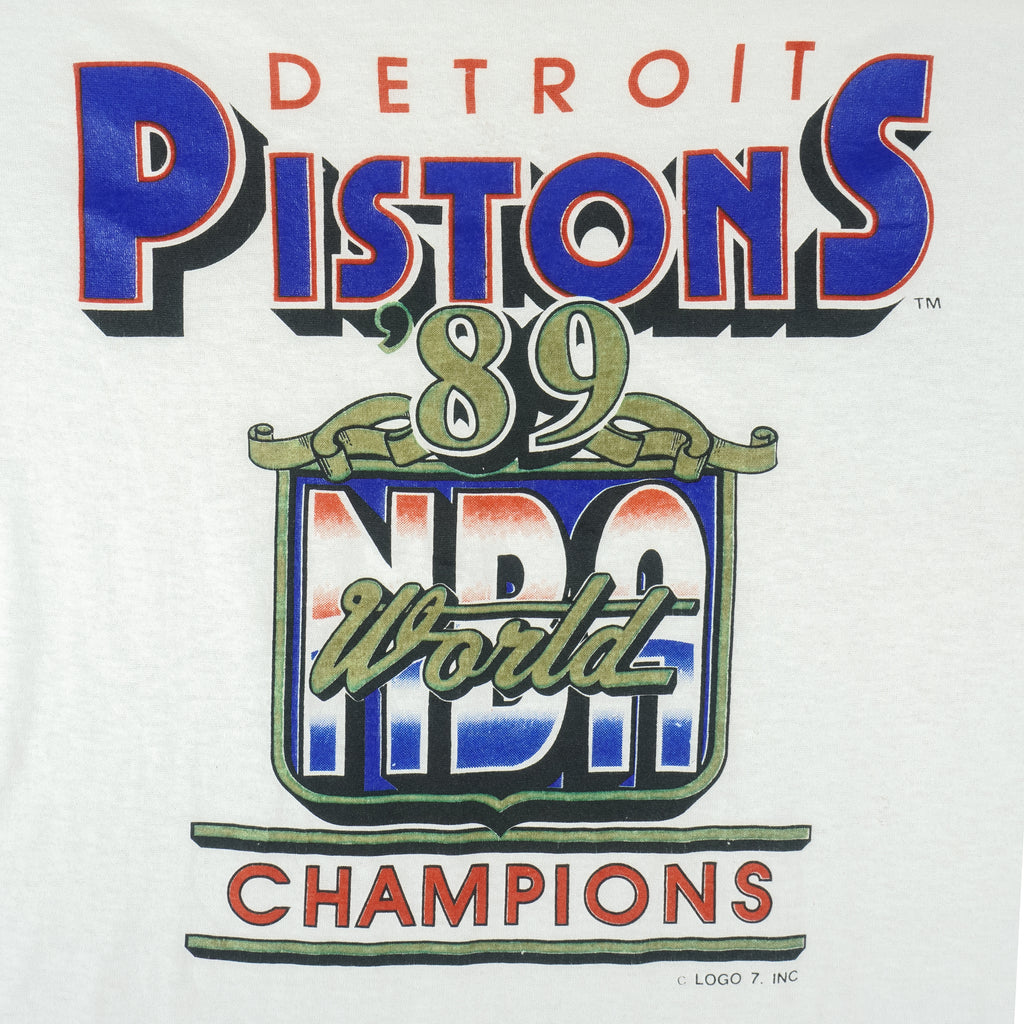 NBA (Logo 7) - Detroit Pistons World Champions T-Shirt 1989 X-Large Vintage Retro Basketball