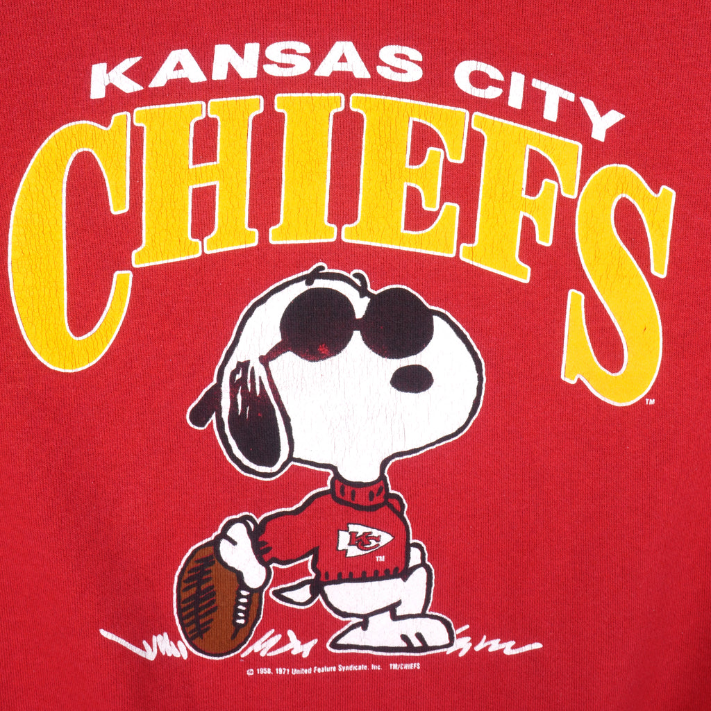 NFL (Artex) - Kansas City Chiefs Snoopy Crew Neck Sweatshirt 1990s Large Vintage Retro Football