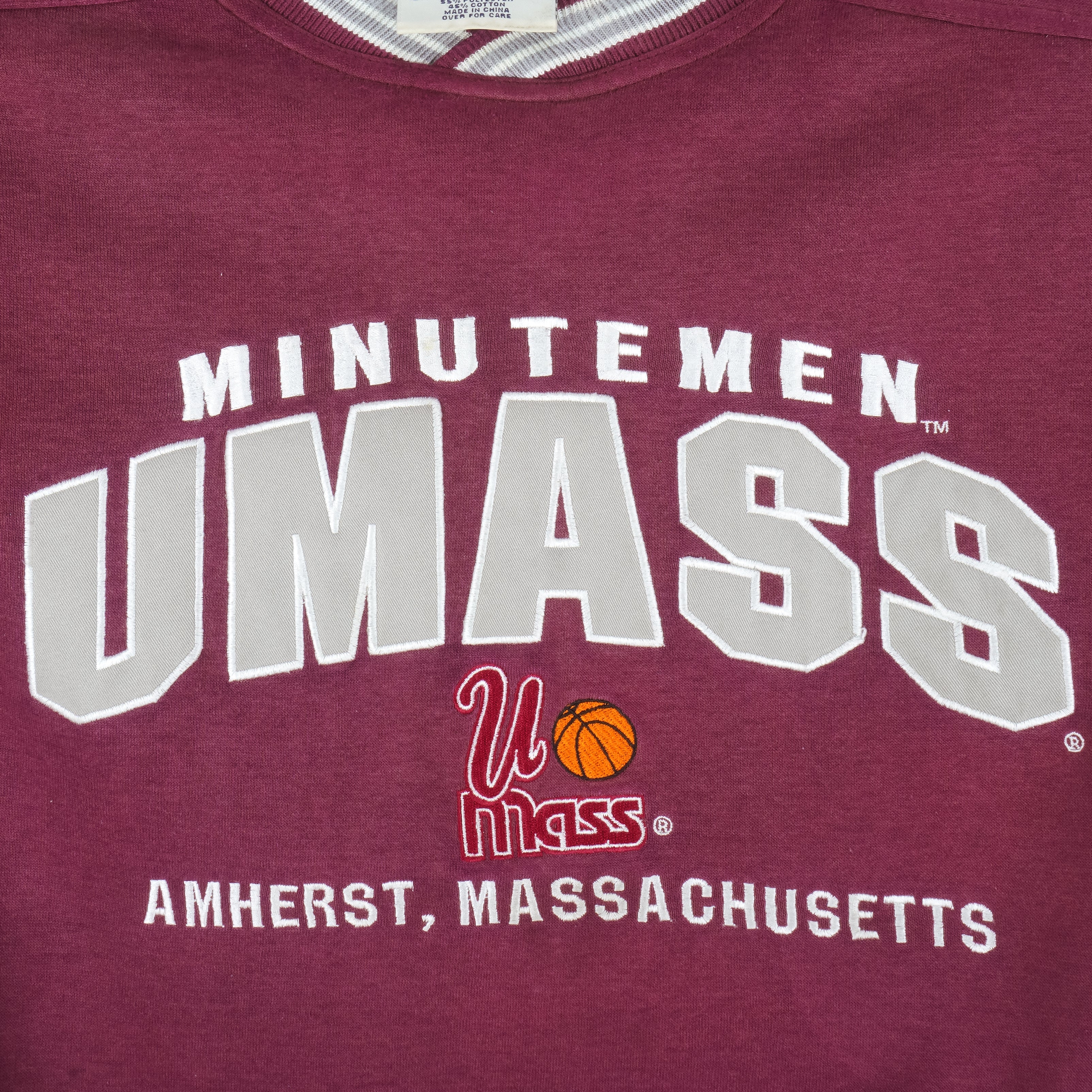 NCAA (Lee) - Umass Minutemen Embroidered Sweatshirt 1990s Large Vintage Retro Football College