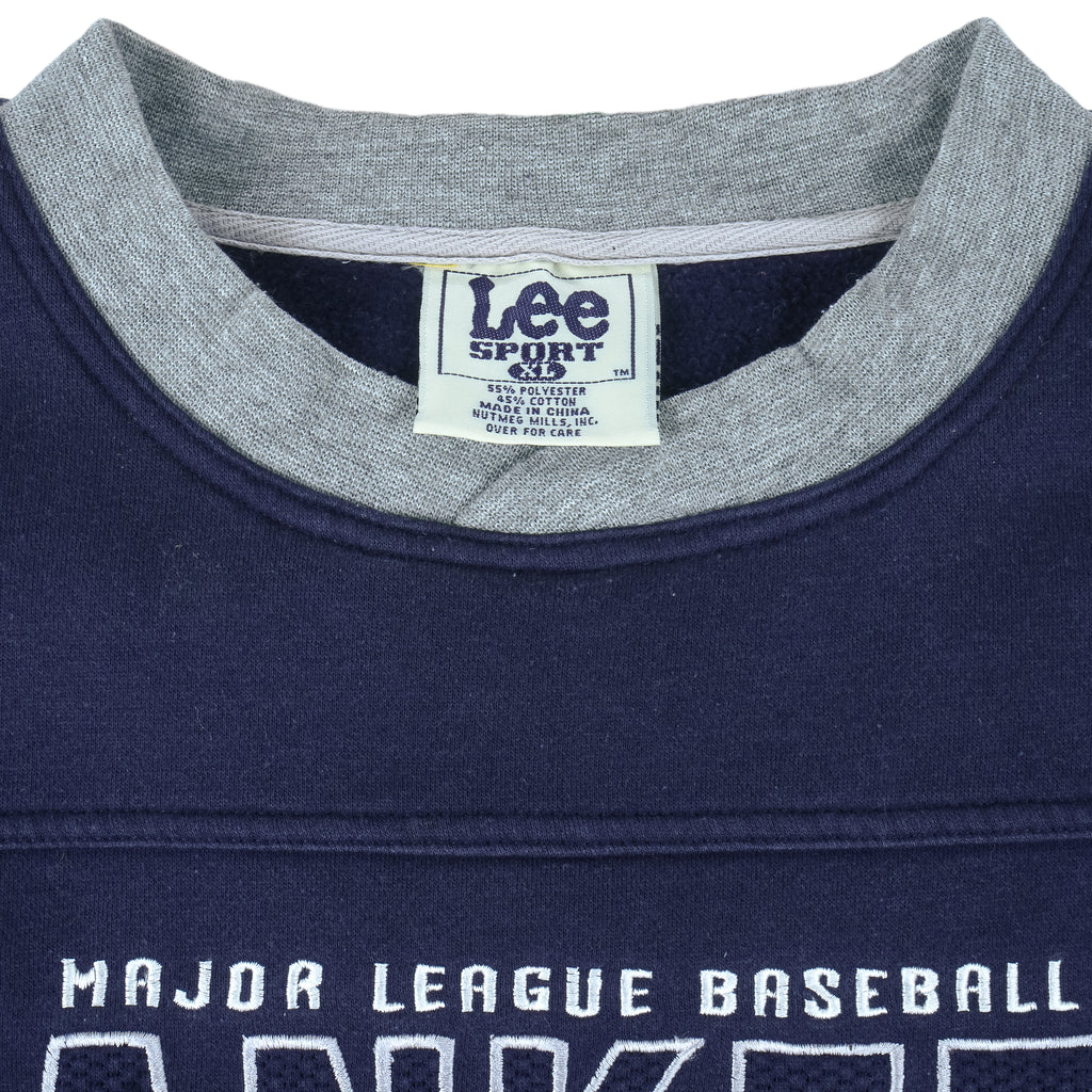 MLB (Lee) - New York Yankees Embroidered Sweatshirt 1990s X-Large Vintage Retro Baseball