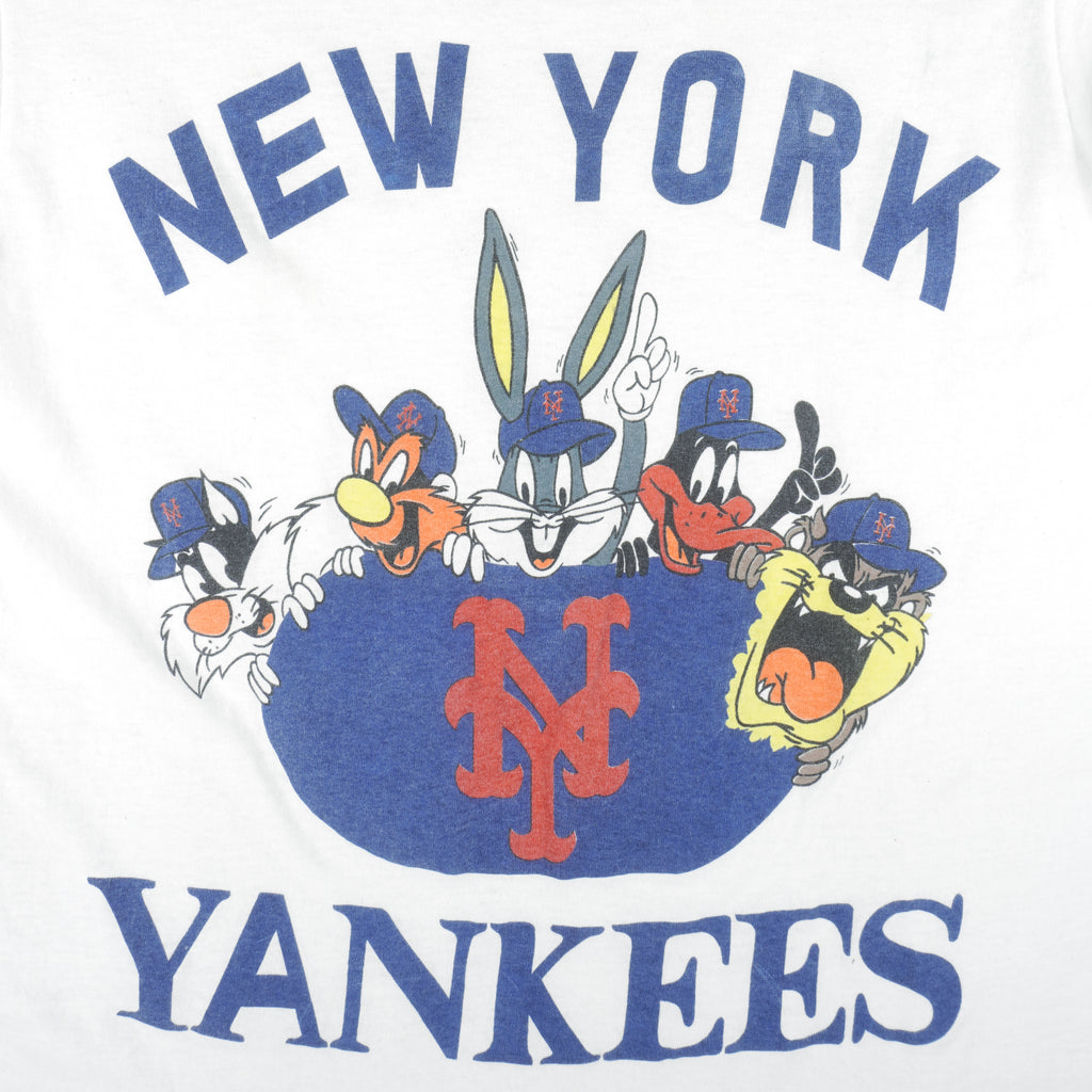 MLB (Soffe's Choice) - New York Yankees X Looney Tunes T-Shirt 1990s Medium Vintage Retro Baseball