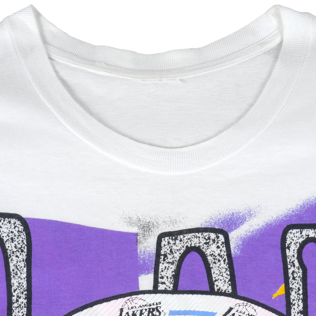 NBA (Magic Johnson Ts) - Los Angeles Lakers T-Shirt 1990s X-Large Vintage Retro Basketball