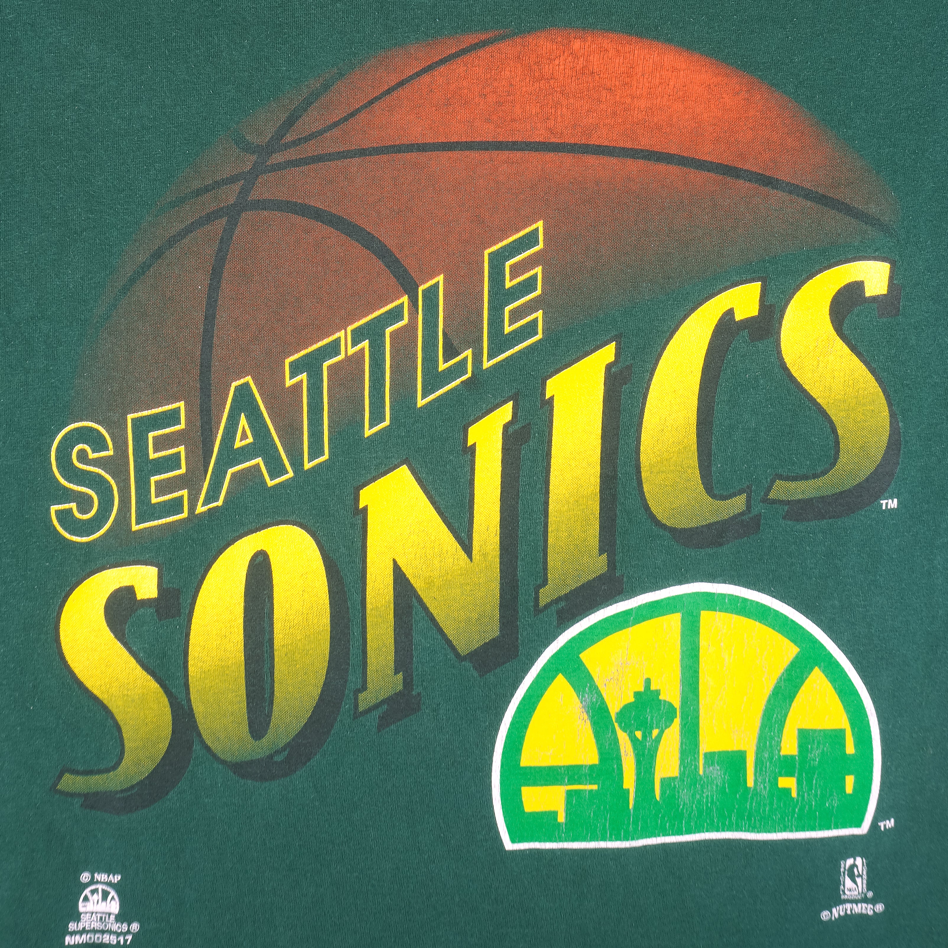NBA (Nutmeg) - Seattle Sonics T-Shirt 1990s X-Large Vintage Retro Basketball