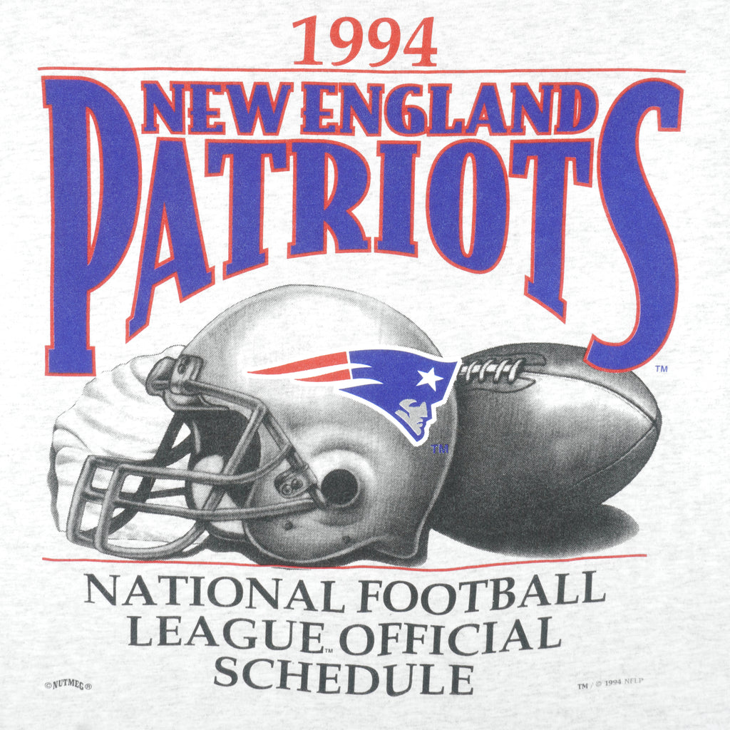 NFL (Nutmeg) - New England Patriots Official Football Schedule T-Shirt 1994 X-Large Vintage Retro Football