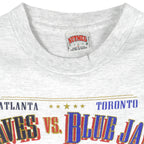 MLB (Nutmeg) - Atlanta Braves VS Toronto Blue Jays World Series T-Shirt 1992 X-Large Vintage Retro Baseball