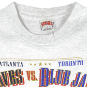 MLB (Nutmeg) - Atlanta Braves VS Toronto Blue Jays World Series T-Shirt 1992 X-Large Vintage Retro Baseball