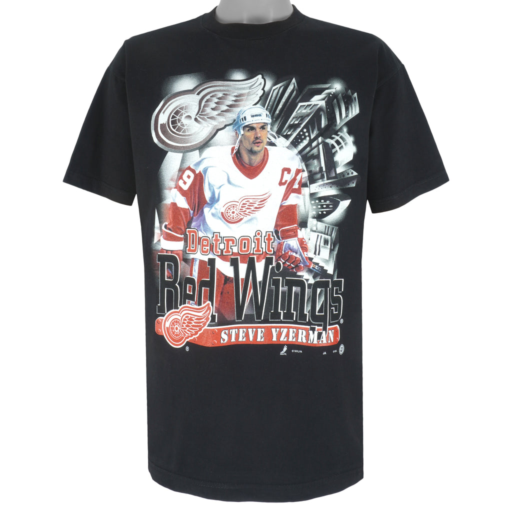 NHL (Joy Athletic) - Detroit Red Wings Steve Yzerman T-Shirt 1990s Large Vintage Retro Hockey