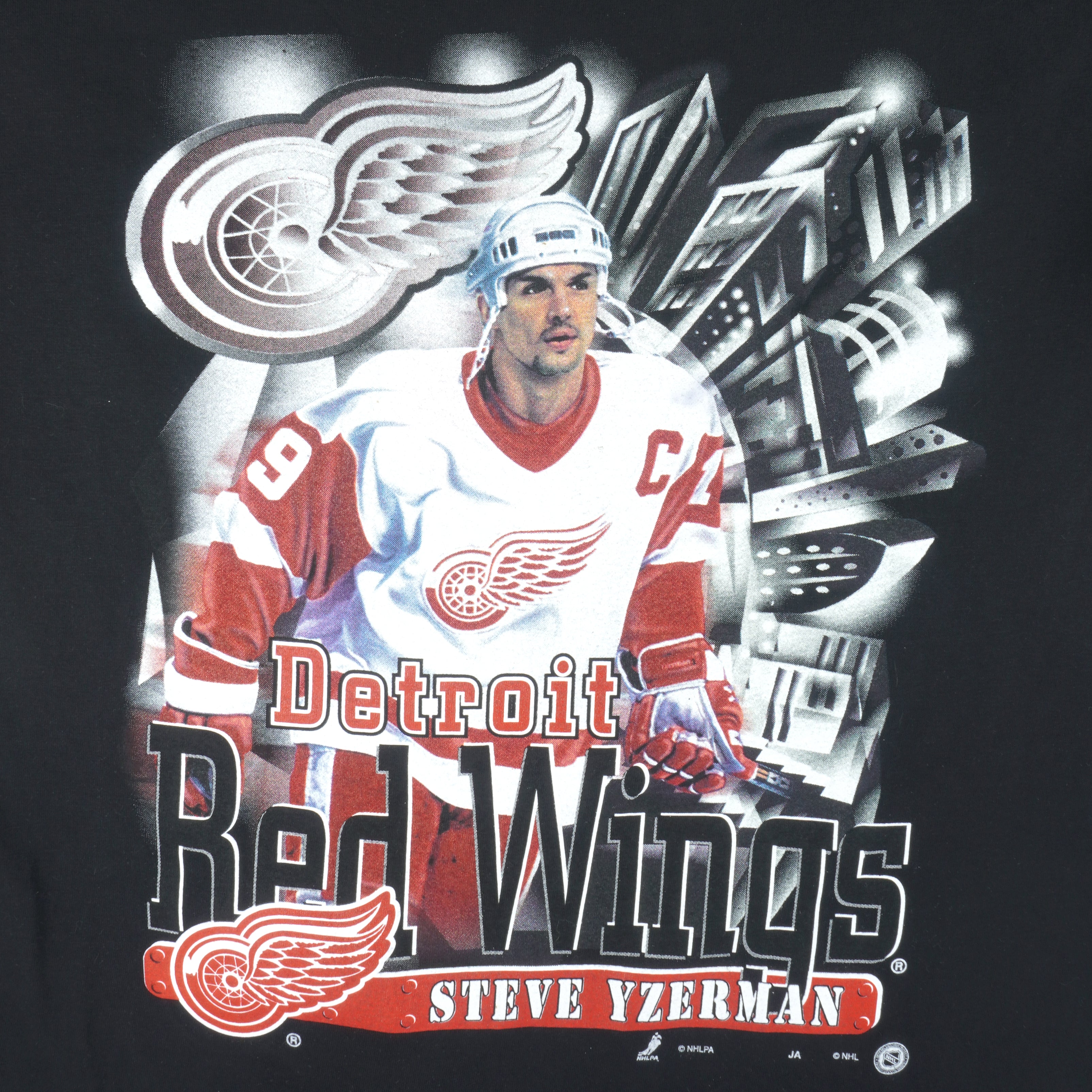 NHL (Joy Athletic) - Detroit Red Wings Steve Yzerman T-Shirt 1990s Large Vintage Retro Hockey