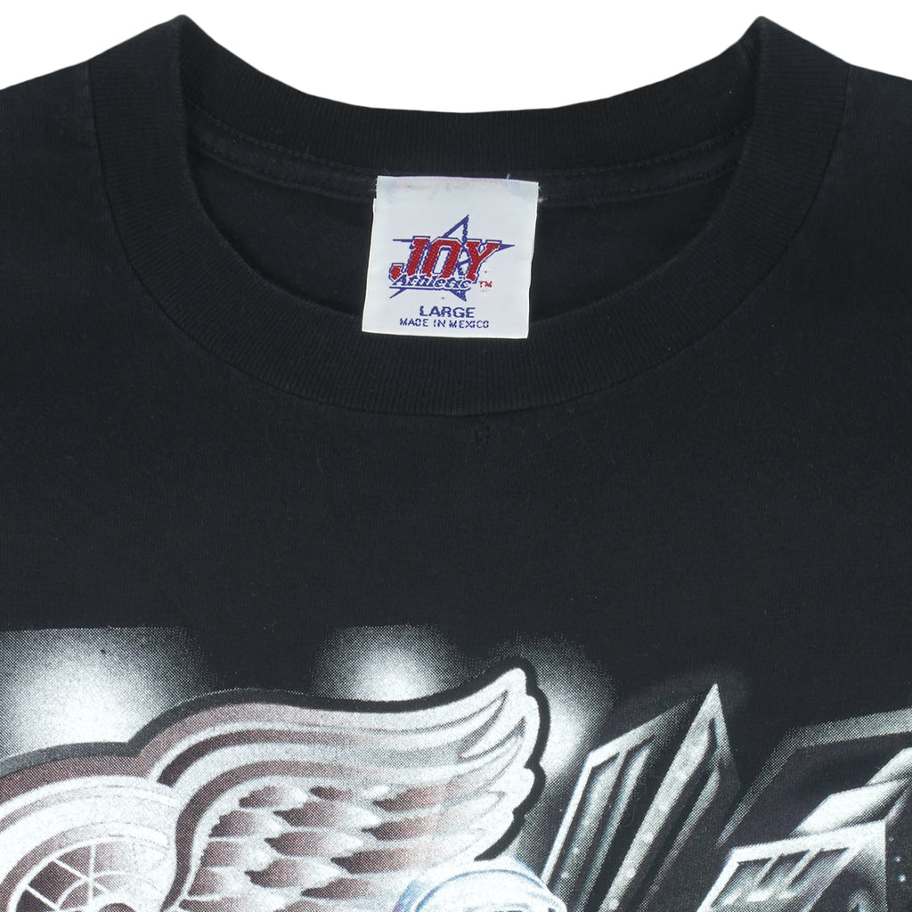 NHL (Joy Athletic) - Detroit Red Wings Steve Yzerman T-Shirt 1990s Large Vintage Retro Hockey