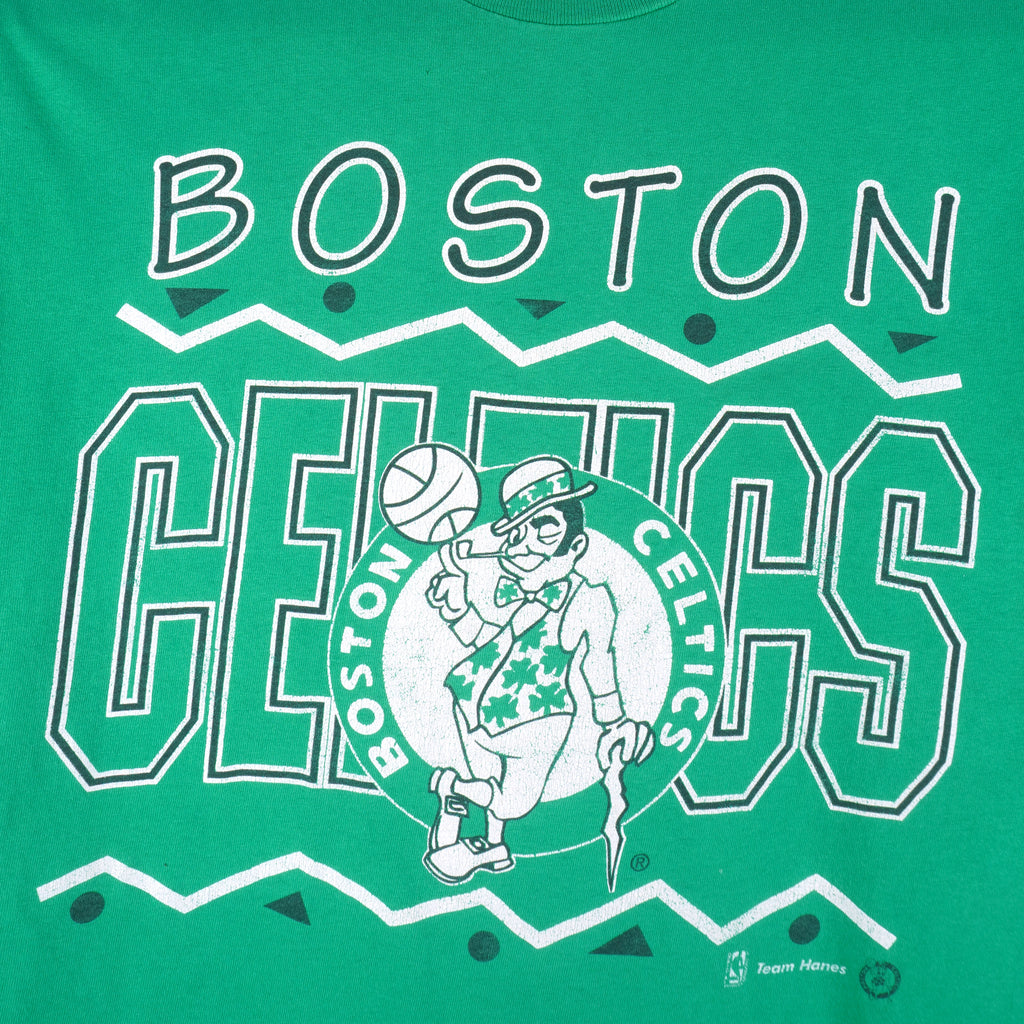 NBA (Hanes) - Green Boston Celtics T-Shirt 1990s Large Vintage Retro Basketball