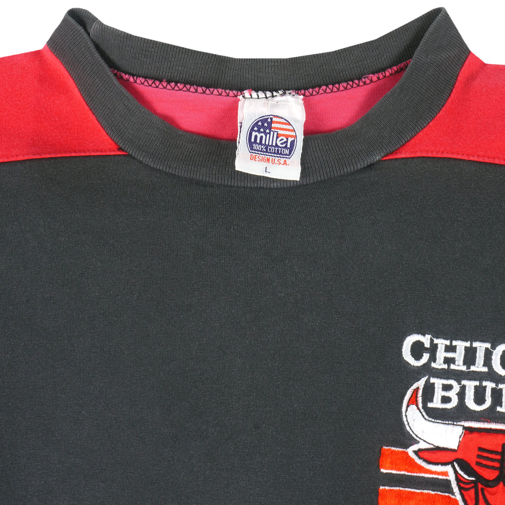 NBA (Miller) - Black Chicago Bulls Win It Crew Neck Sweatshirt 1990s Large Vintage Retro Basketball