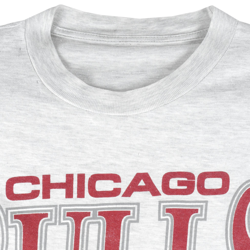 NBA - Chicago Bulls Big Logo T-Shirt 1990s Large Vintage Retro Basketball