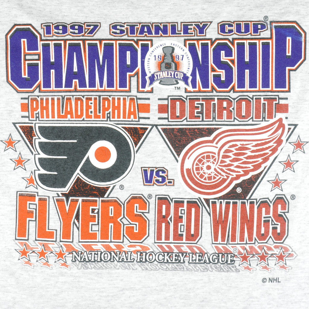 NHL (Logo 7) - Philadelphia Flyers VS Detroit Red Wings T-Shirt 1997 X-Large Vintage Retro Hockey