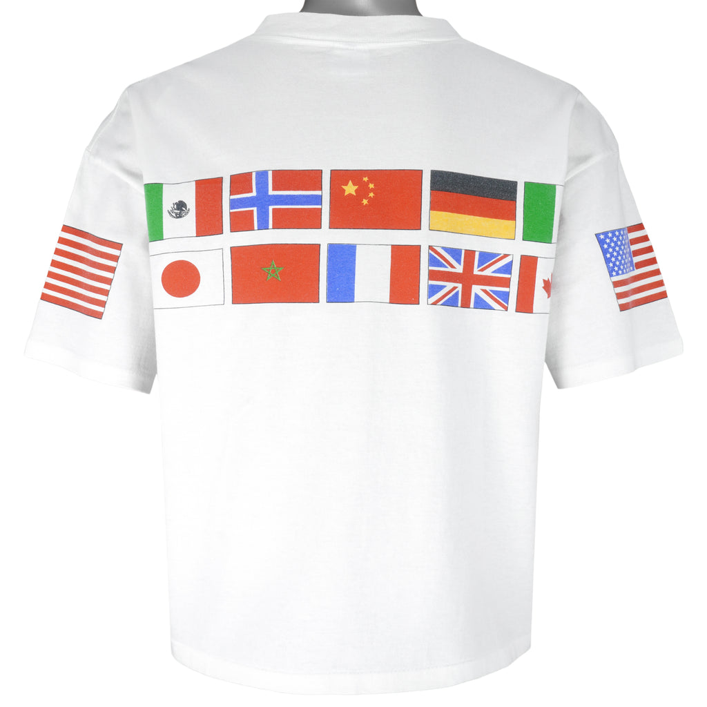 Disney - Epcot Center Flags T-Shirt 1990s Large Vintage Retro