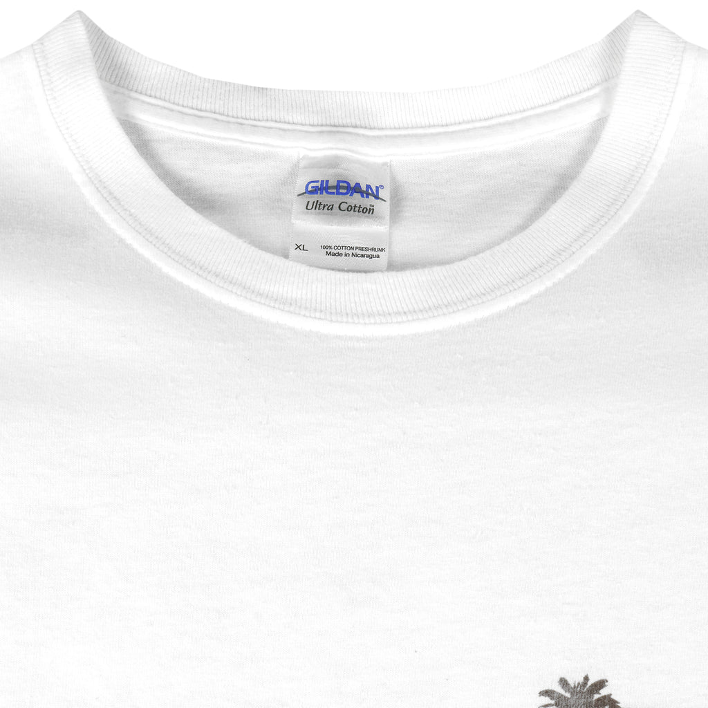 Vintage (Gildan) - Hooters Hollywood CA T-Shirt 1990s X-Large Vintage Retro