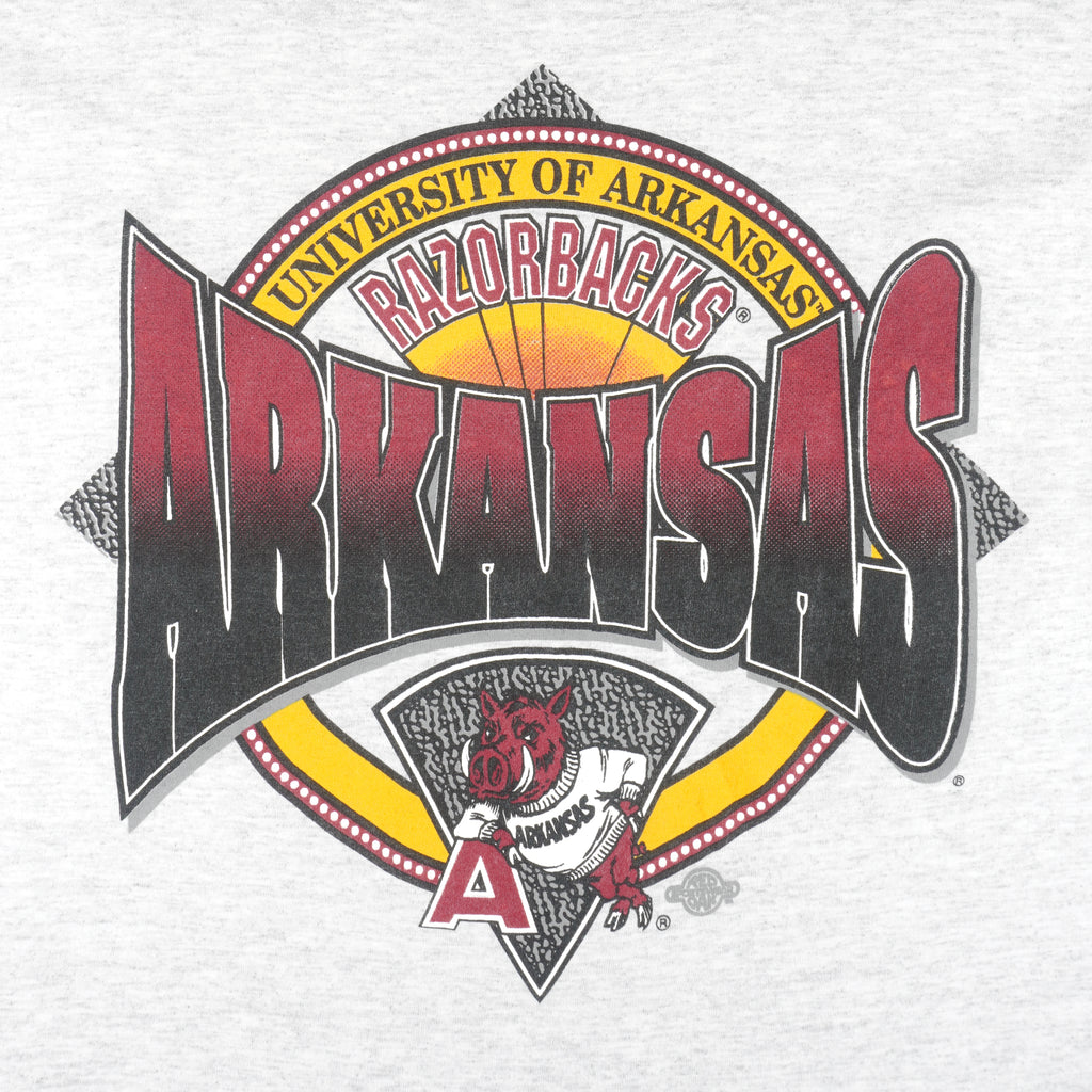 NCAA (Red Oak) - Arkansas Razorbacks T-Shirt 1990s Large Vintage Retro College