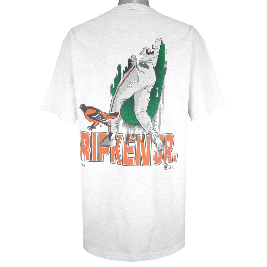 MLB (Nutmeg) - Baltimore Orioles Cal Ripken Jr. Breakout T-Shirt 1990s X-Large Vintage Retro Baseball