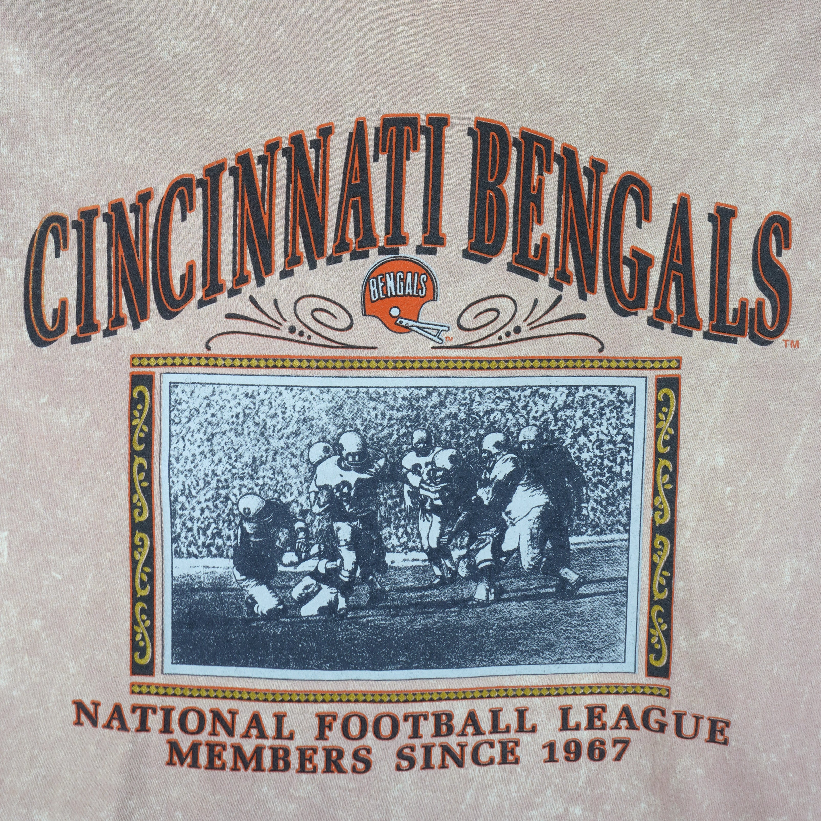 NFL (Nutmeg) - Cincinnati Bengals Since 1967 T-Shirt 1990s Large Vintage Retro Football