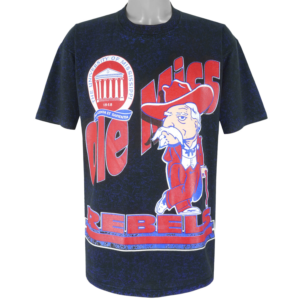 NCAA (Jerzees) - UM Ole Miss Rebels Single Stitch T-Shirt 1990s X-Large Vintage Retro Football College