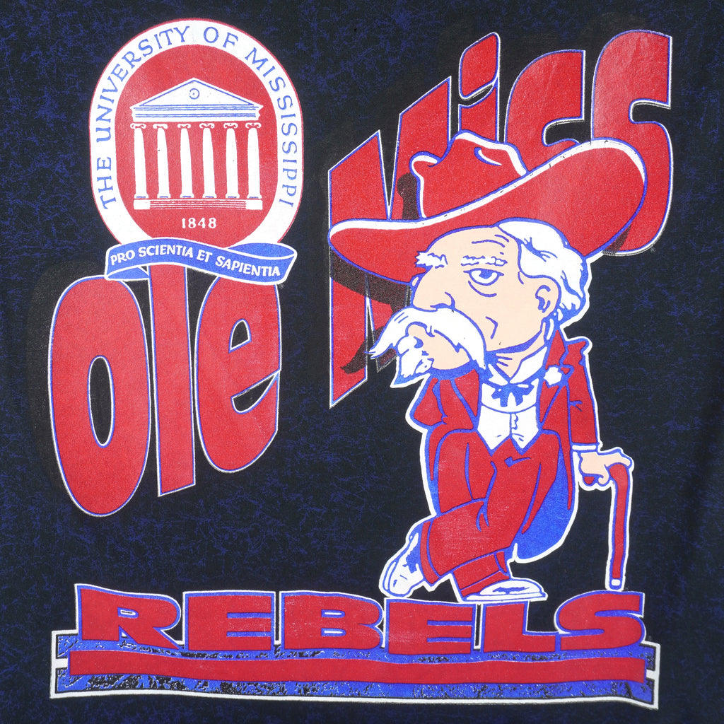 NCAA (Jerzees) - UM Ole Miss Rebels Single Stitch T-Shirt 1990s X-Large Vintage Retro Football College