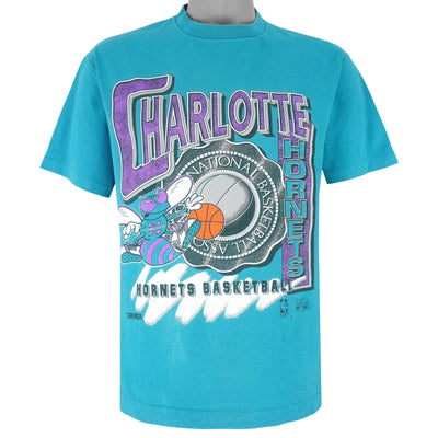 NBA (Trench) - Charlotte Hornets Basketball T-Shirt 1990s Large