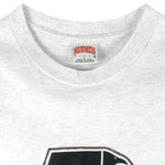 NFL (Nutmeg) - Atlanta Falcons Embroidered T-Shirt 1990s X-Large Vintage Retro Football
