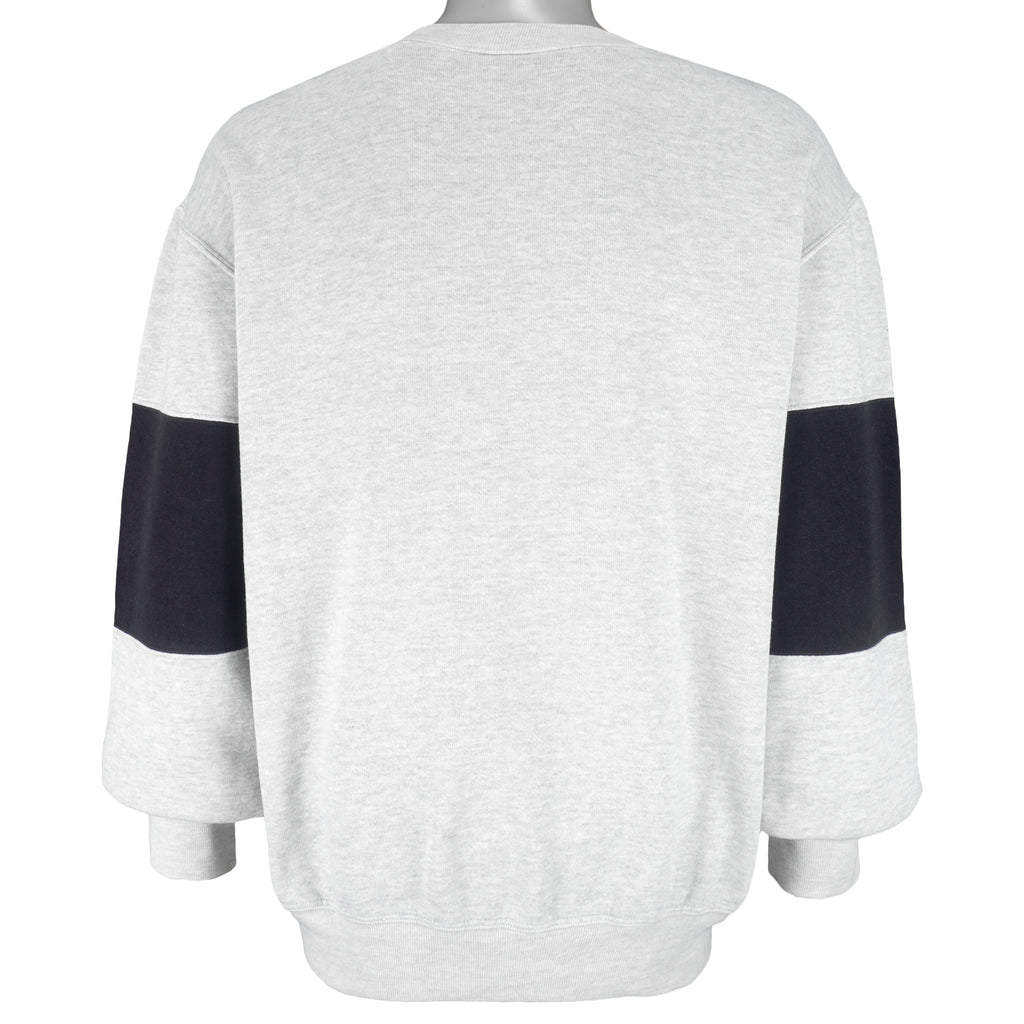 NFL - Oakland Raiders Big Logo Crew Neck Sweatshirt 1990s XX-Large Vintage Retro Football