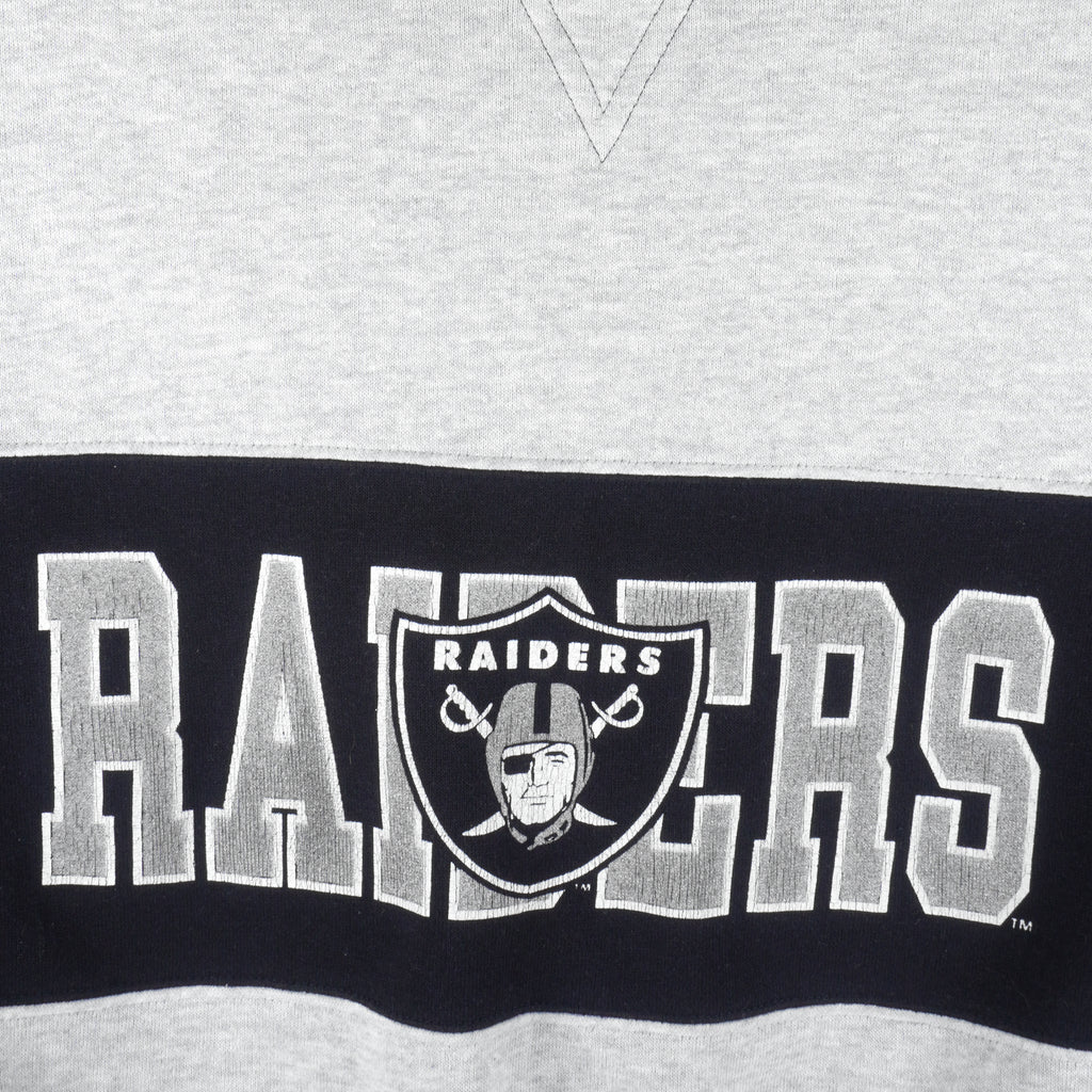 NFL - Oakland Raiders Big Logo Crew Neck Sweatshirt 1990s XX-Large Vintage Retro Football