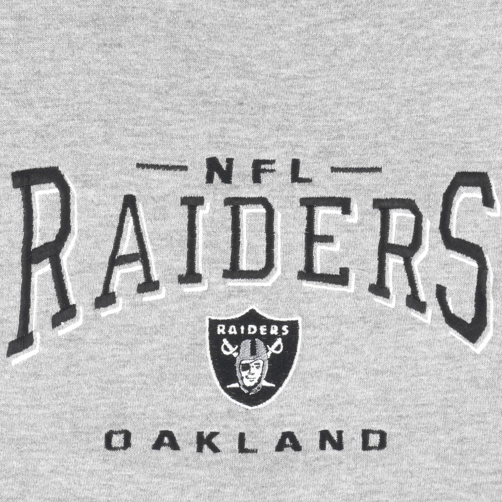 NFL (Lee) - Oakland Raiders Embroidered Crew Neck Sweatshirt 1990s Large Vintage Retro Football