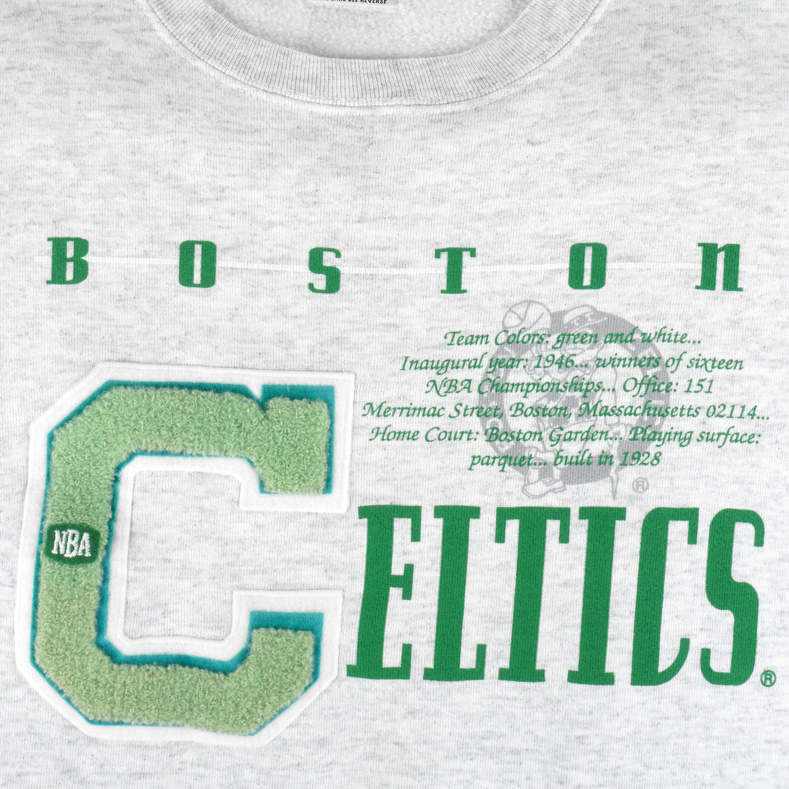 Vintage NBA (Nutmeg) - Boston Celtics Embroidered Initial Crew Neck Sweatshirt 1990s Medium Basketball