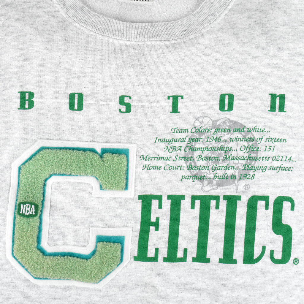Vintage NBA (Nutmeg) - Boston Celtics Embroidered Initial Crew Neck Sweatshirt 1990s Medium Basketball