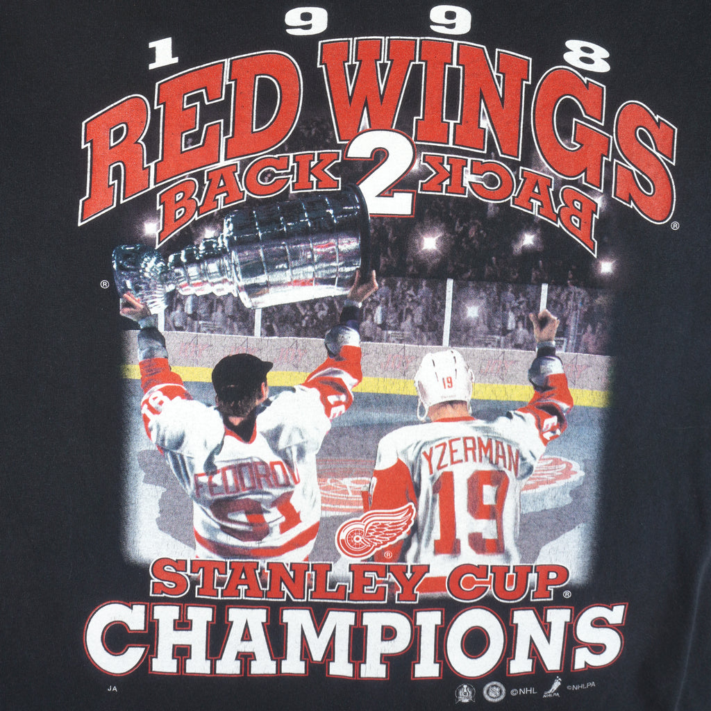 NHL (Sport)- Detroit Red Wings Back To Back Champions T-Shirt 1998 Large Vintage Retro Hockey