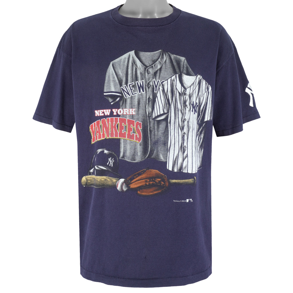 MLB (Nutmeg) - New York Yankees Single Stitch T-Shirt 1990s X-Large Vintage Retro Baseball