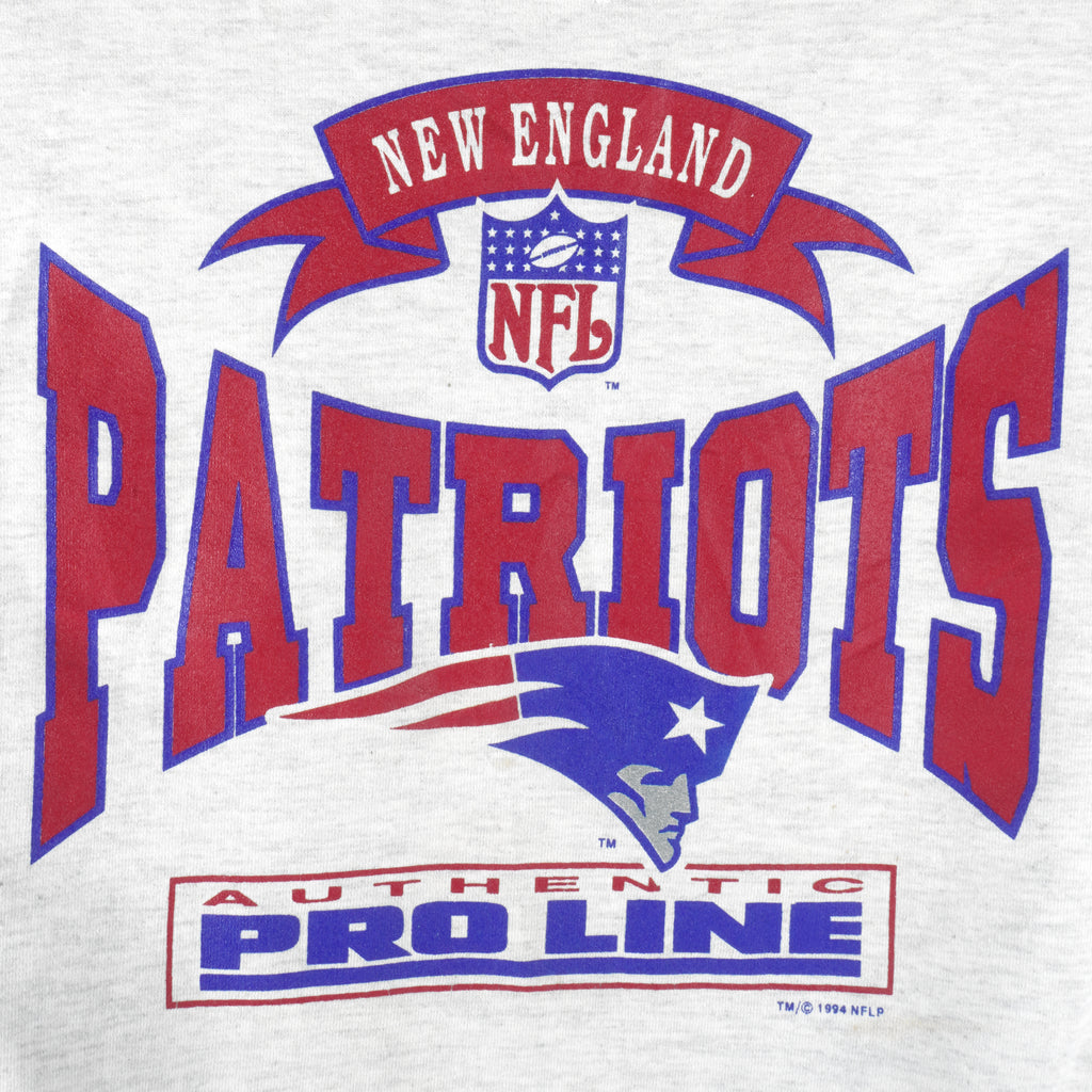 NFL (Pro Line) - New England Patriots Crew Neck Sweatshirt 1994 X-Large Vintage Retro Football