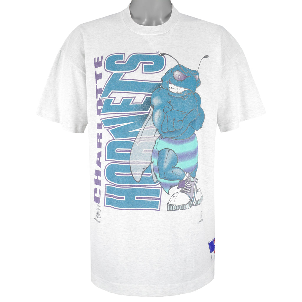 NBA (Nutmeg) - Charlotte Hornets Single Stitch T-Shirt 1990s X-Large Vintage Retro Basketball